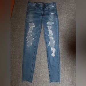 American Eagle ripped skinny jeans size 4